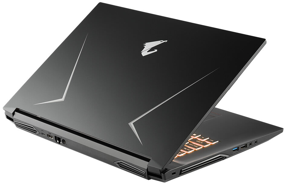 Laptop Gigabyte AORUS z otwartą klapą — naprawa typowych usterek serii 15