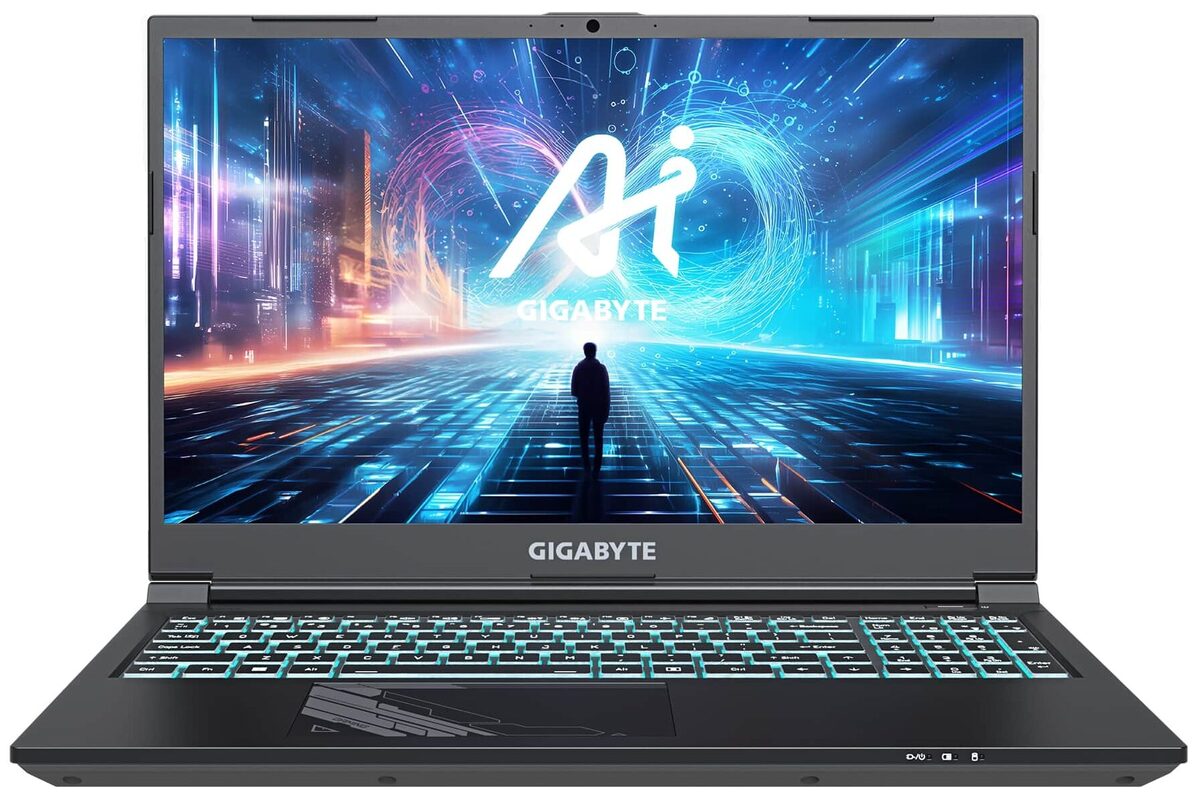 Gigabyte G5 KF5 z otwartym ekranem — diagnostyka zużycia i pojemności baterii